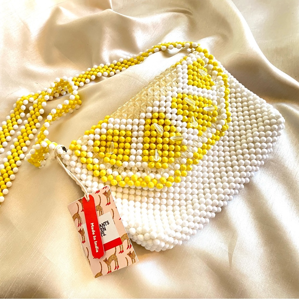 BOUFFANTS and BROKEN HEARTS Beaded lemon crossbody 🍋